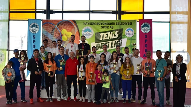 Başkan Büyükkılıç'tan Tenis Defi Ligi Sporcularına Tebrik