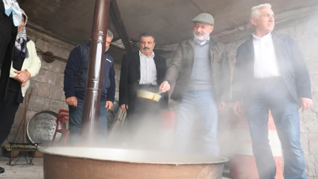 Başkan Çolakbayrakdar Bağ Bozumu ve Pekmez Şenliği'nde