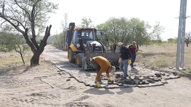 Başkan İlmek, parke çalışmalarını inceledi