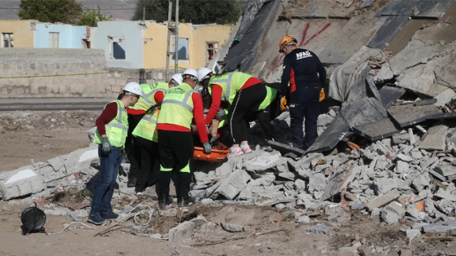 Büyükşehir AFAD ekibinden ilk tatbikat