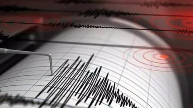 İzmir'de Korkutan Deprem