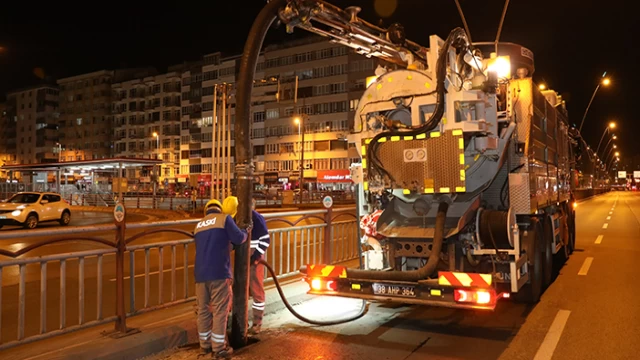 KASKİ'den Gece Mesaisi