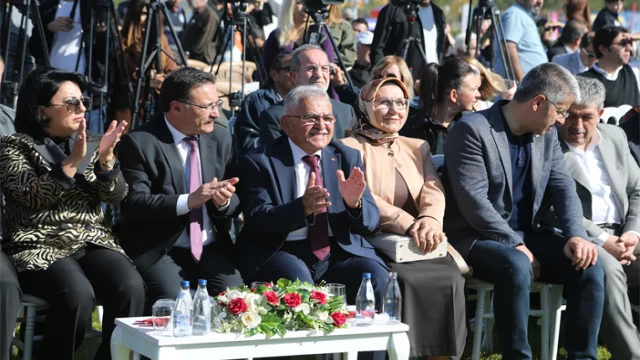 Millet Bahçesi, Yeni Tramvay hattı ve Kayseri Gastronomi günleri Cumhuriyet'in 100.cü yılına denk geldi