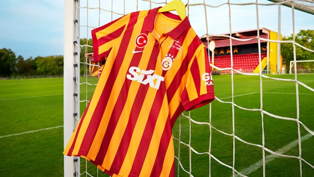 Nike ve Galatasaray, Cumhuriyetin 100. Yılına Özel Yeni Formasını Tanıttı