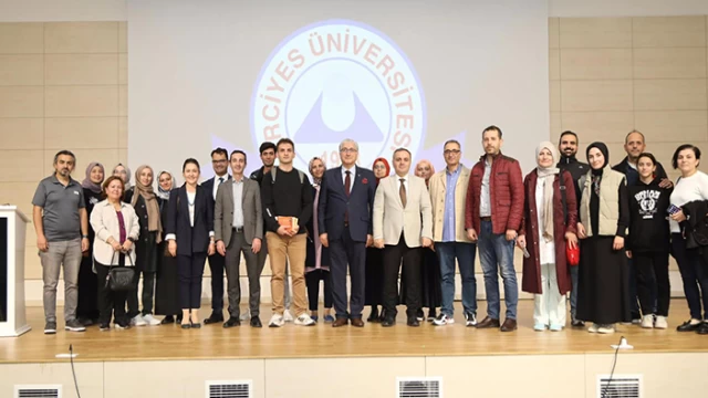 Prof. Dr. İsmail Hakkı Aydın, ERÜ Öğrencileri İle Buluştu