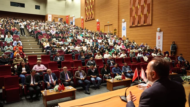 Tarihçi, Araştırmacı Yazar Prof. Dr. Gündüz, KAYÜ’de Konferans Verdi