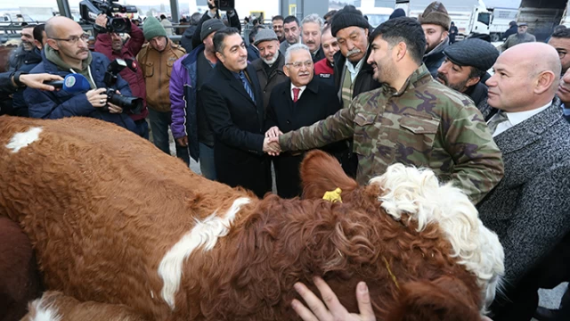 Büyükkılıç, İç Anadolu'nun En Büyük Canlı Hayvan Borsası ve Pazar Yeri'ni Ziyaret Etti