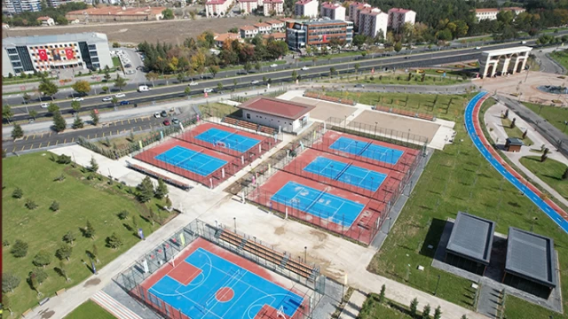 Millet Bahçesine Tenis Kortu ve Plaj Voleybolu Tesisi