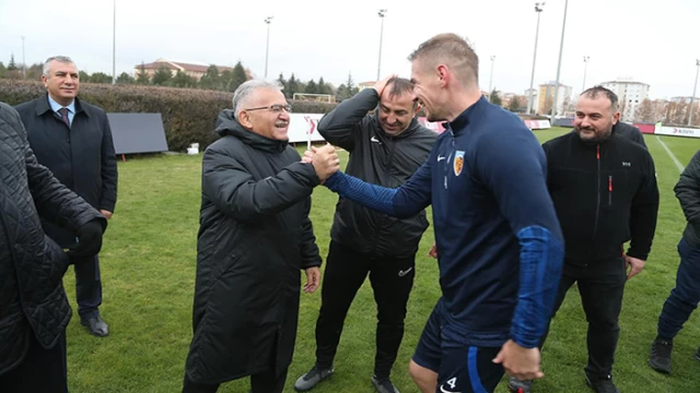 Başkan Büyükkılıç Kayserispor'u Ziyaret etti