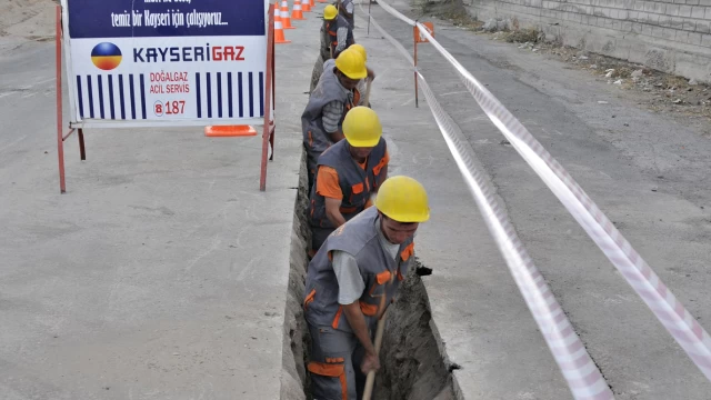 Pınarbaşı ve Sarız'da doğalgaz için ilk adım