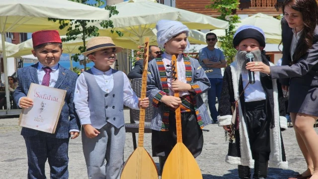 Gölcüklü öğrenciler Türkçe’nin zenginliklerini ortaya koydu