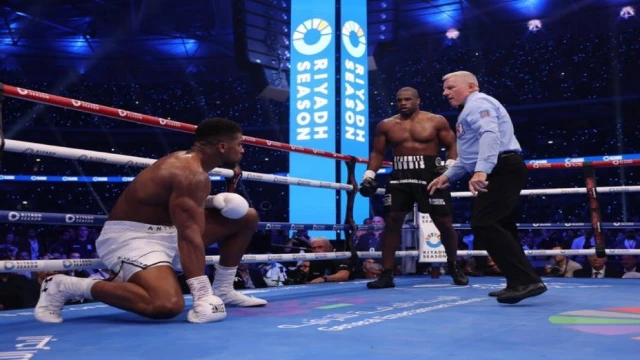 Daniel Dubois, Anthony Joshua' ya acımadı!