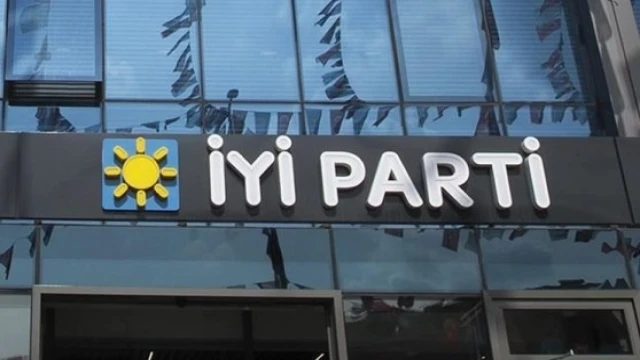 İYİ Parti'de İstifa Depremi: İl Başkanı ve 40 Kişilik Grup Partiden Ayrıldı