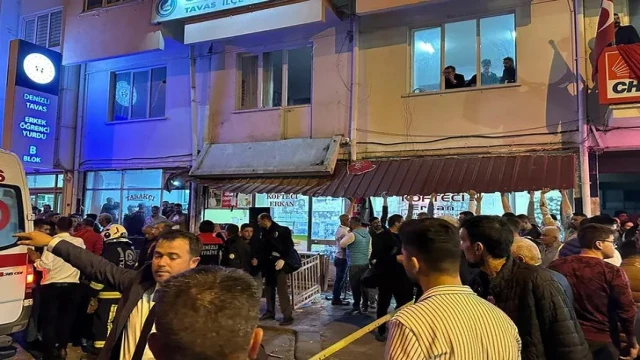 Balkon Çökmesiyle Sonuçlanan CHP İlçe Başkanlığı Seçim Kutlamasında 1 Ağır, 4 Yaralı