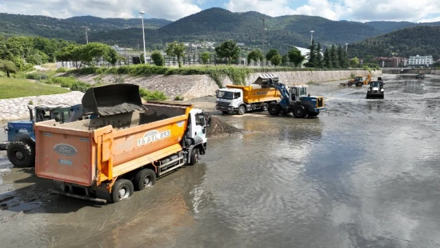 Bursa’nın derelerine yaz temizliği