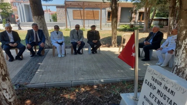 Çanakkale Vali Vekili’nden şehit ailesine bayramlık ziyaret