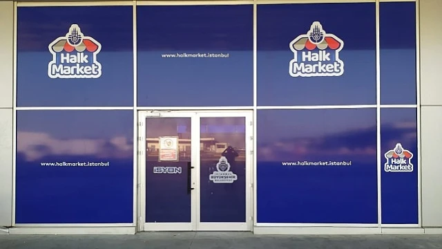 İBB Halk Market, yurdun dört bir yanındaki üretici kooperatiflerinin yöresel ürünlerini uygun fiyata satmaya devam ediyor