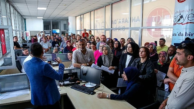 Keçiören Belediyesi bünyesinde faaliyet gösteren Kariyer Ofisi, iş arayanlar ve işverenleri bir araya getirerek istihdama katkı sağlamaya devam ediyor